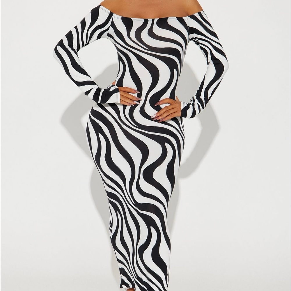 Bold Black and White Abstract Midi Dress with Cut-Out Back